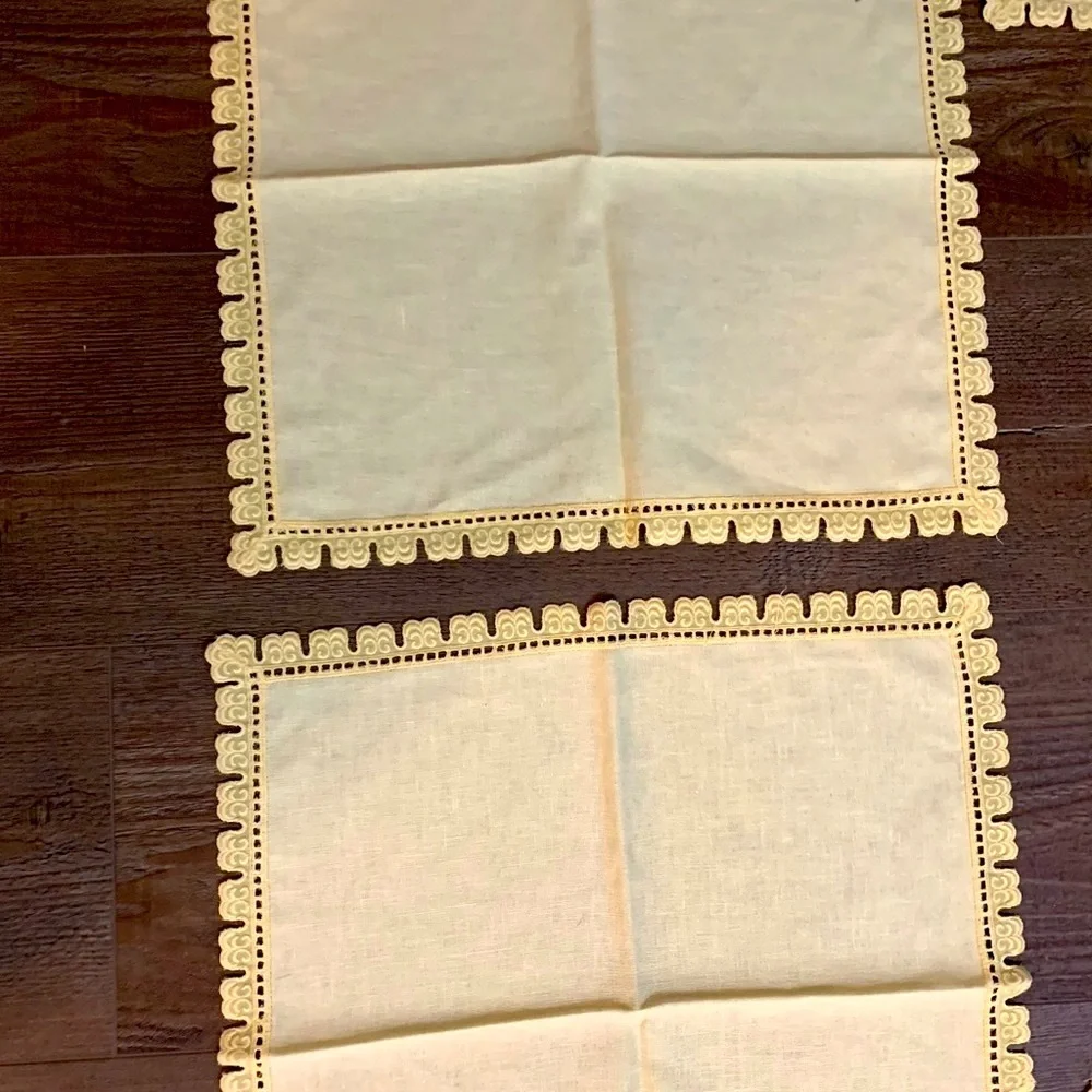 Yellow Crochet-Edged Napkin Set